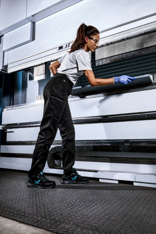 Albatros TWIST BLUE WNS Sicherheitshalbschuh Anwendung.