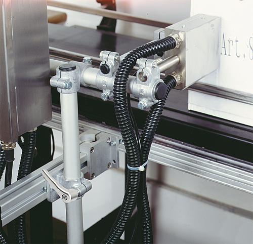 Rohrverbinder Kreuzstück Aluminium, Komp:Stahl, A=30,2, B=30,1 - K0474.53030 - erhältlich bei ✭ HUG Technik ✓