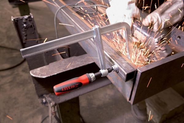 BESSEY® Schraubzwinge Ganzstahl mit 2-Komponenten-Heft 1000x120mm - bei HUG Technik ✓ BESSEY® Schraubzwinge Ganzstahl mit 2-Komponenten-Heft 1000x120mm - bei HUG Technik ✓